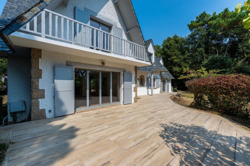 Maison - 261 m² - 7 pièces