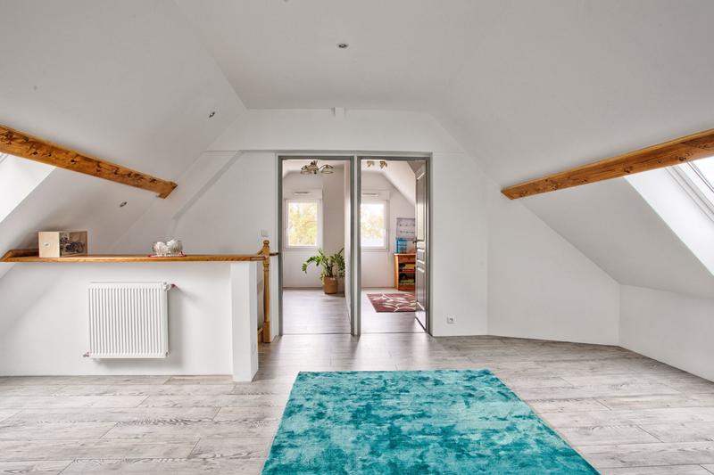 Villa - 193 m² - 9 pièces