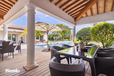 Villa - 210 m² - 5 pièces