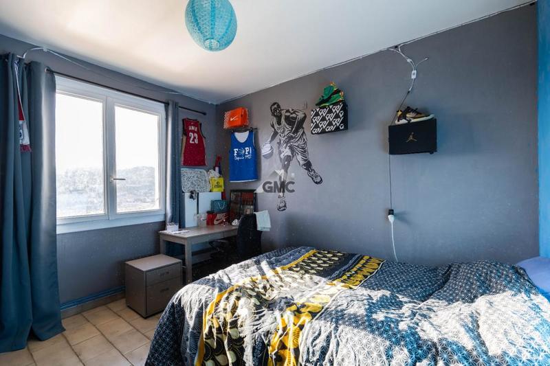 Maison - 222 m² - 8 pièces