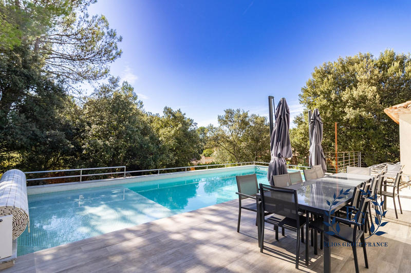 Maison contemporaine - 300 m² - 10 pièces