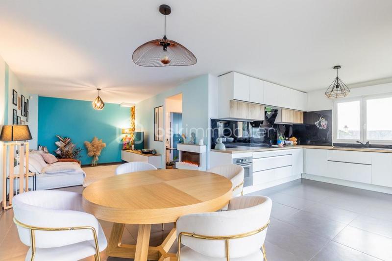 Maison - 94 m² - 5 pièces