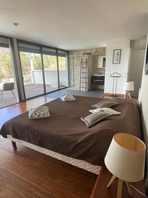 Maison - 236 m² - 8 pièces