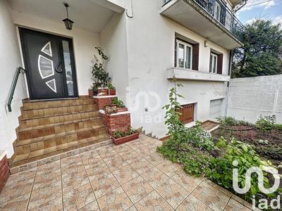 Maison - 220 m² - 9 pièces