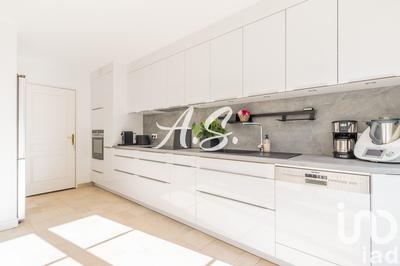 Maison - 212 m² - 8 pièces