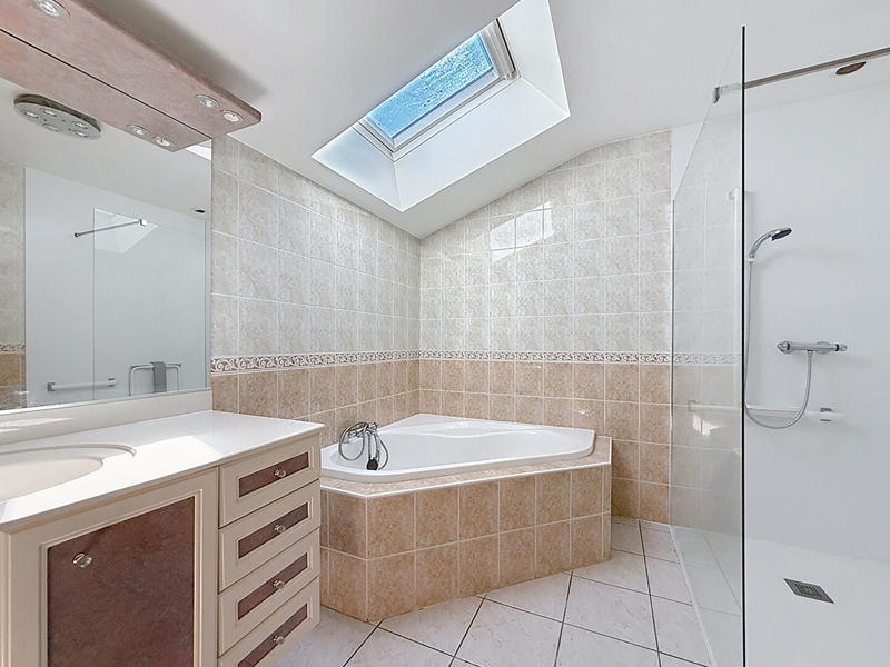 Maison - 110 m² - 4 pièces