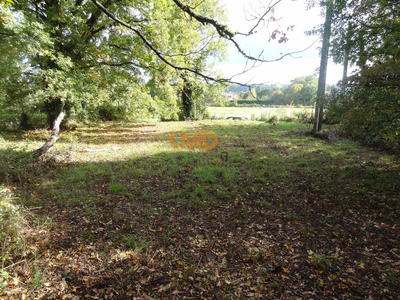 Terrain constructible - 1 710 m²
