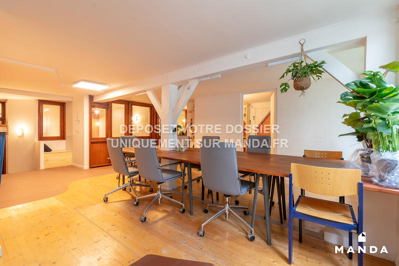 Chambre - 11 m² - 12 pièces