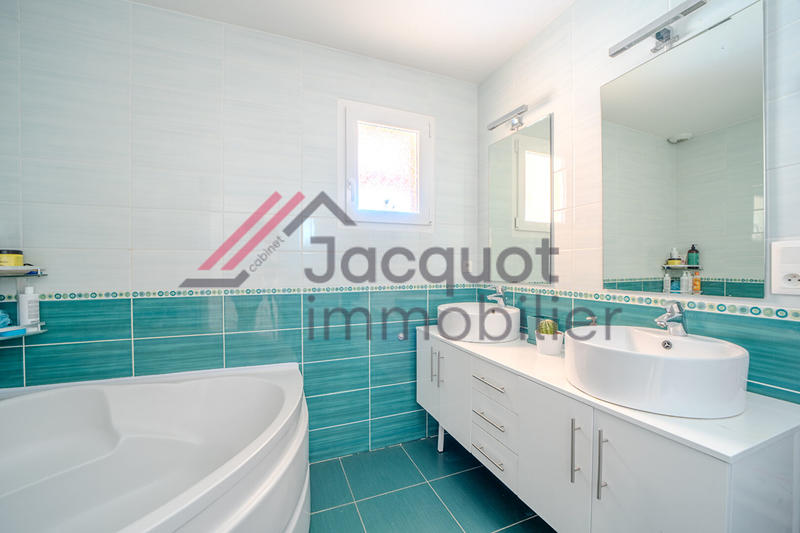 Maison - 109 m² - 4 pièces