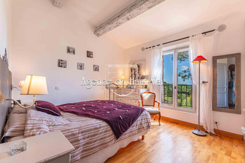 Propriété - 196 m² - 7 pièces