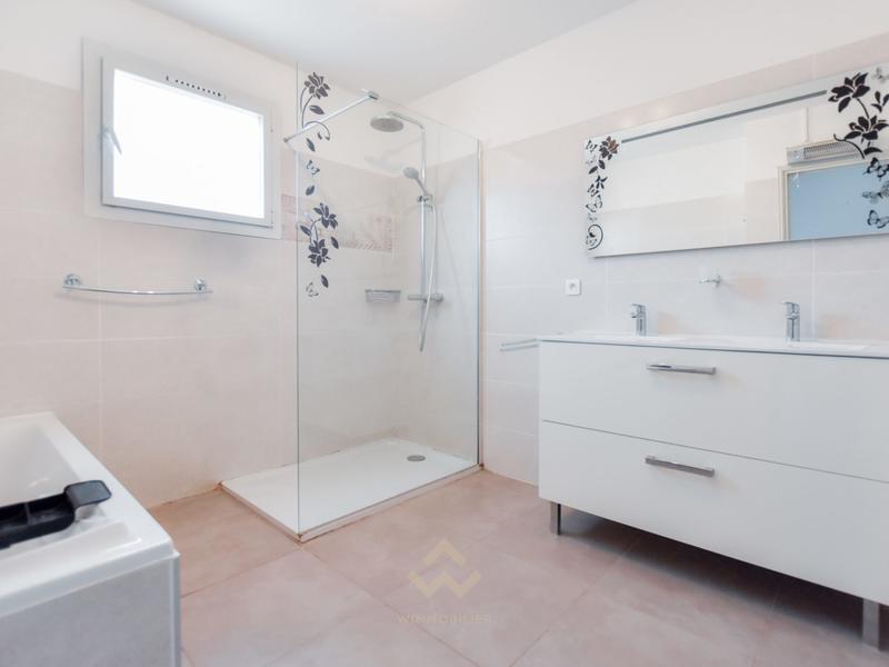 Maison traditionnelle - 114 m² - 4 pièces