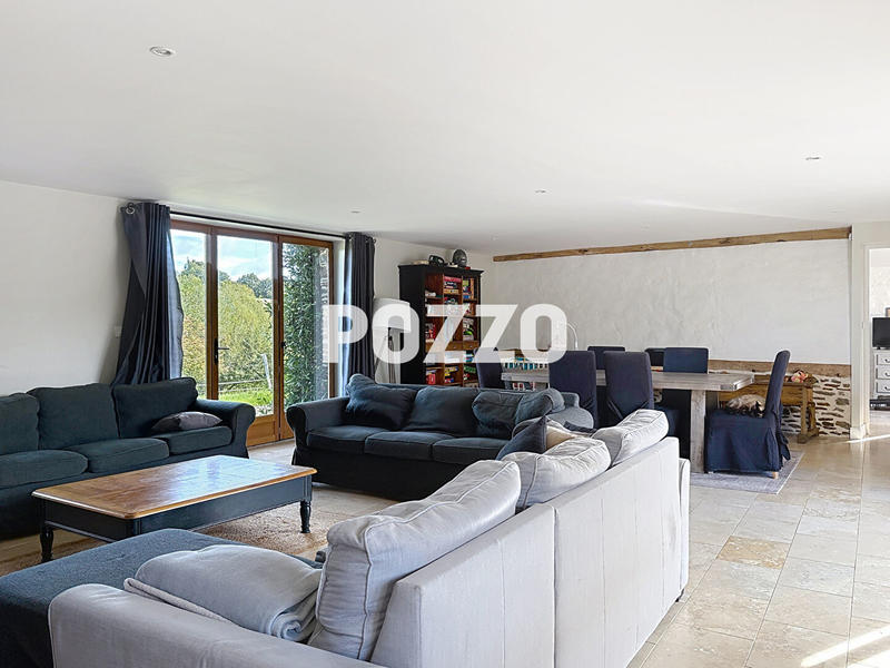 Maison - 234 m² - 7 pièces