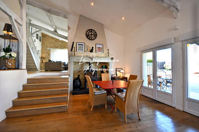 Maison - 230 m² - 5 pièces