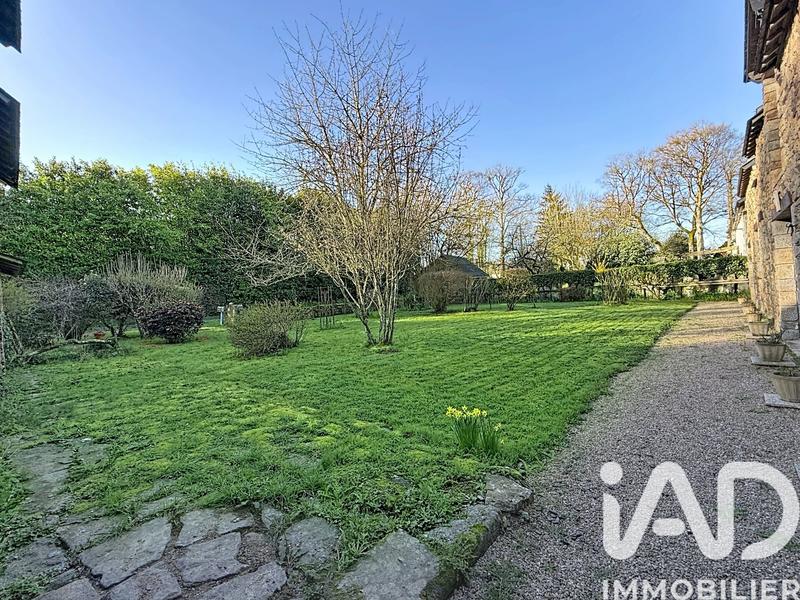 Maison - 270 m² - 9 pièces