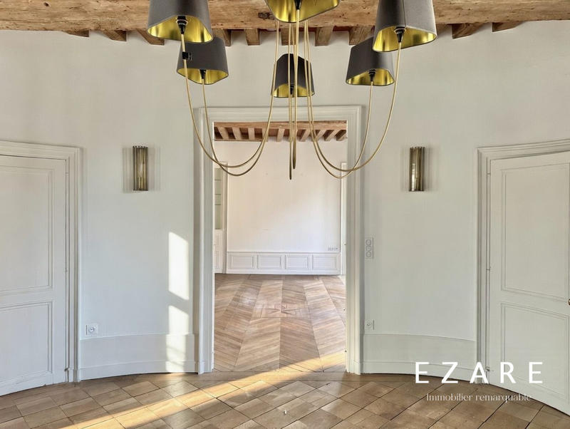 Appartement - 147 m² - 6 pièces