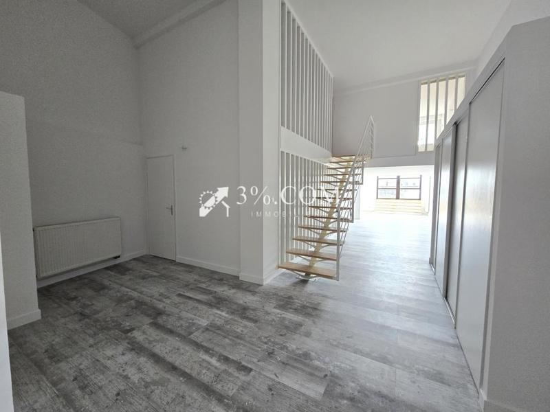 Loft - 133 m² - 4 pièces