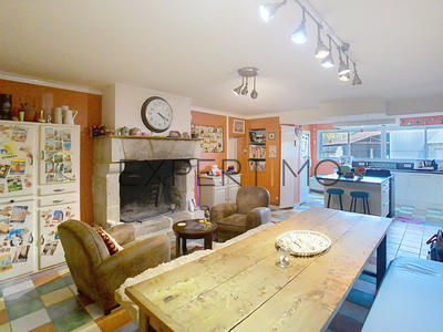 Maison - 230 m² - 9 pièces