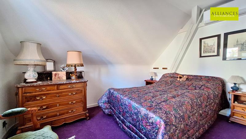 Maison - 226 m² - 7 pièces