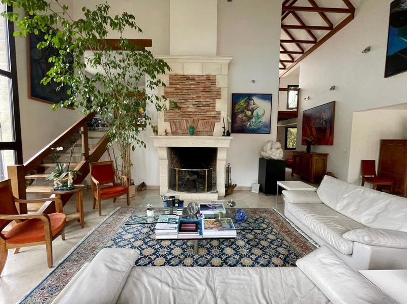 Maison - 330 m² - 9 pièces