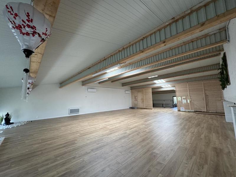 Bureau - 247 m² - 5 pièces