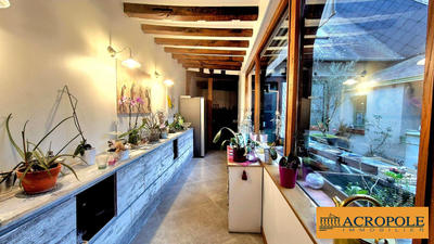 Maison - 240 m² - 9 pièces