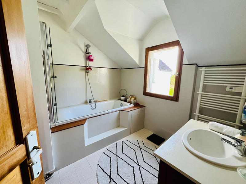 Maison - 196 m² - 8 pièces