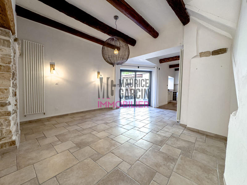 Maison - 220 m² - 9 pièces