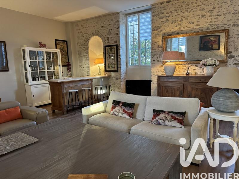 Maison - 215 m² - 7 pièces