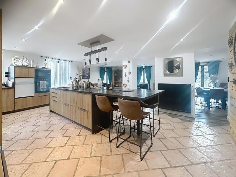 Maison - 187 m² - 5 pièces