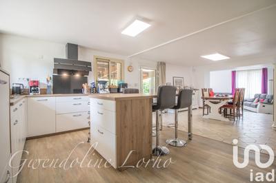 Maison - 202 m² - 8 pièces