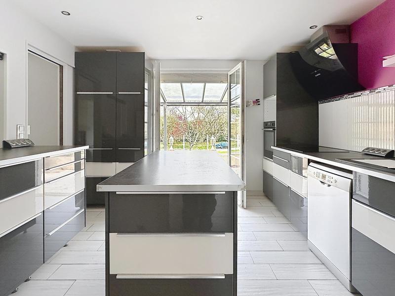 Maison - 196 m² - 8 pièces