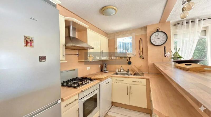 Maison - 540 m² - 4 pièces