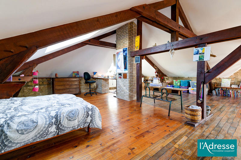 Maison - 223 m² - 7 pièces