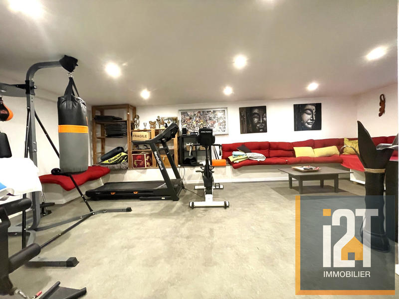 Maison - 200 m² - 6 pièces