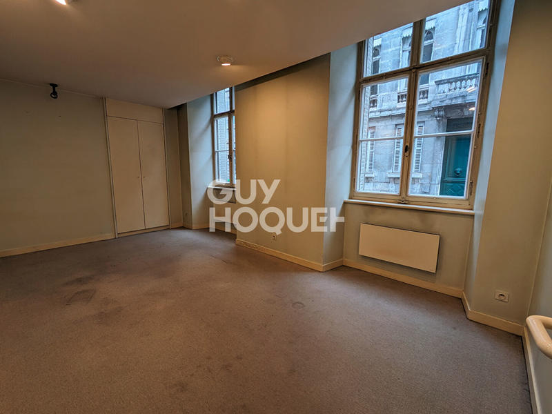 Bureau - 219 m² - 5 pièces