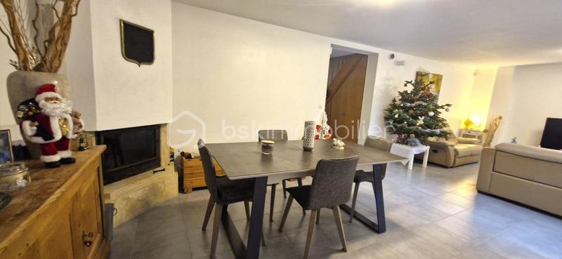 Maison - 156 m² - 8 pièces