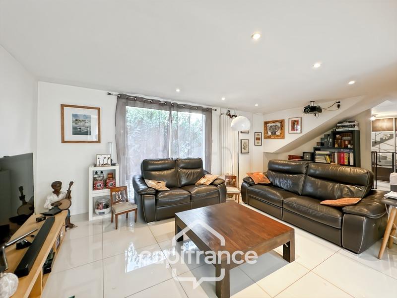 Maison - 172 m² - 7 pièces