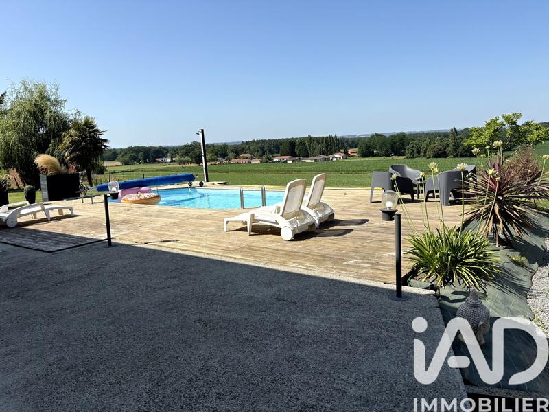 Maison - 229 m² - 7 pièces