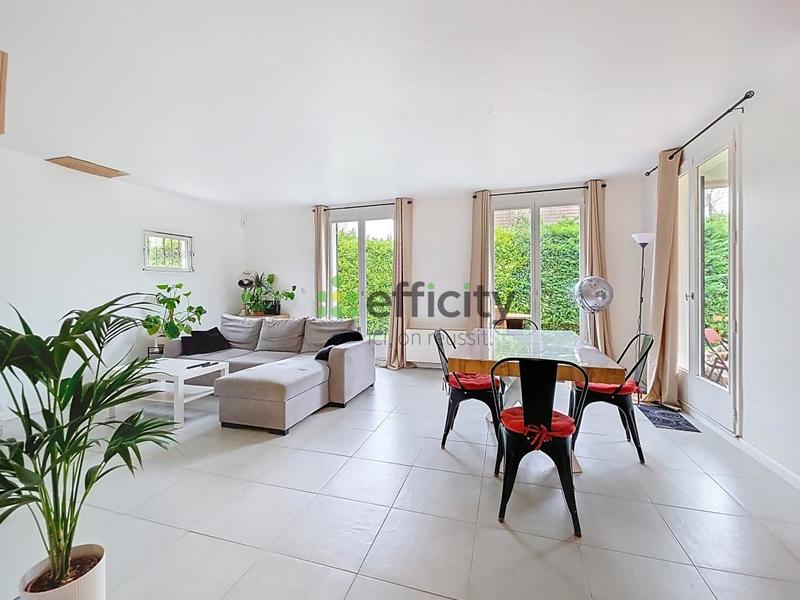 Pavillon - 200 m² - 7 pièces