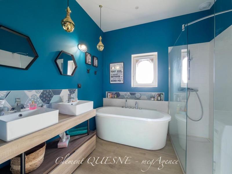 Maison - 421 m² - 11 pièces