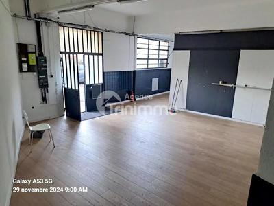 Local commercial - 198 m²