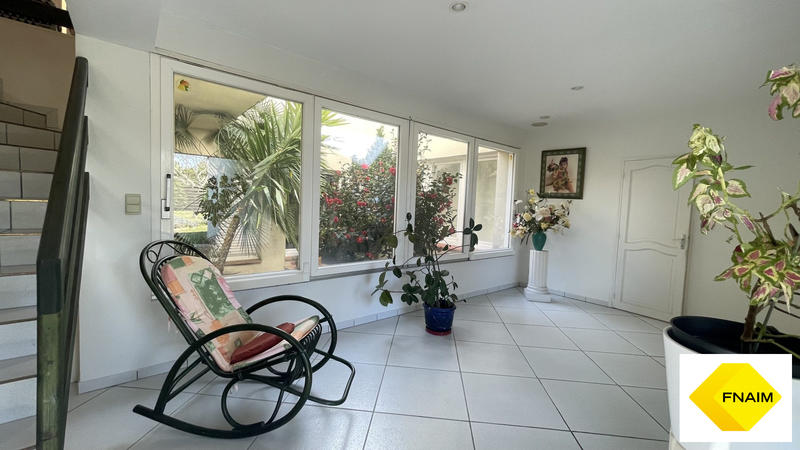 Maison contemporaine - 285 m² - 6 pièces