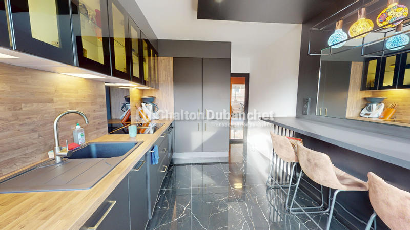 Appartement - 80 m² - 3 pièces