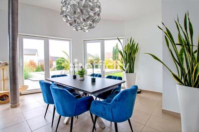 Maison - 214 m² - 8 pièces