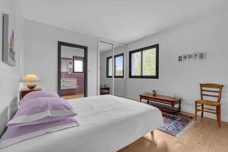 Maison - 253 m² - 6 pièces