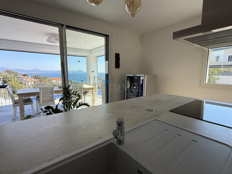 Villa - 200 m² - 6 pièces