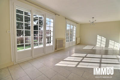 Maison traditionnelle - 125 m² - 6 pièces