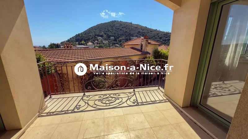 Maison - 333 m² - 10 pièces