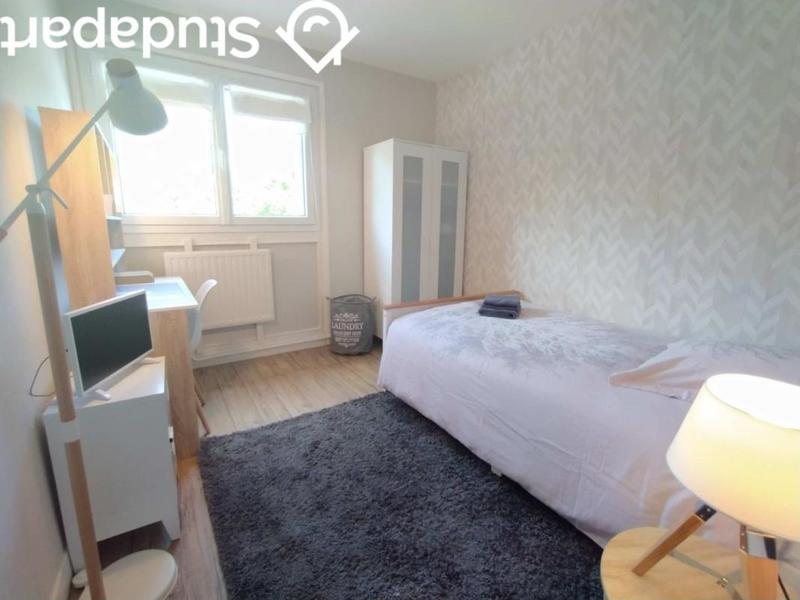 Chambre - 12 m² - 1 pièce