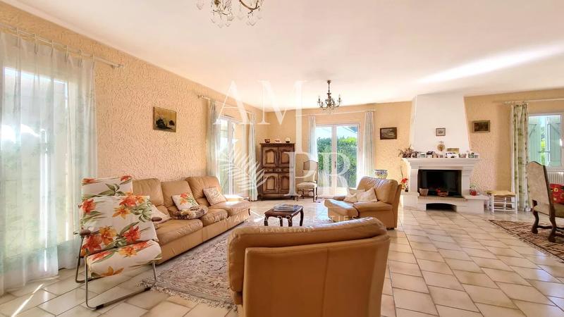 Villa - 216 m² - 7 pièces